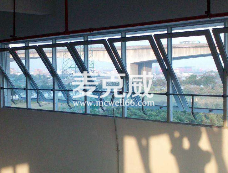 曲臂联控中悬窗